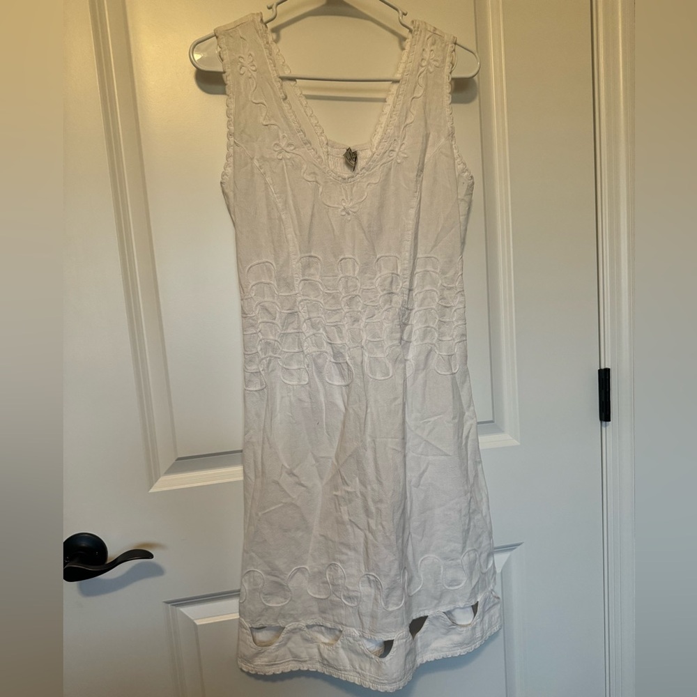 100 percent cotton white dress! It’s giving beach vibes